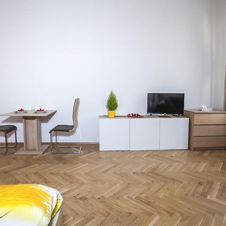 פראג Beautiful Central Apartment Thamova מראה חיצוני תמונה